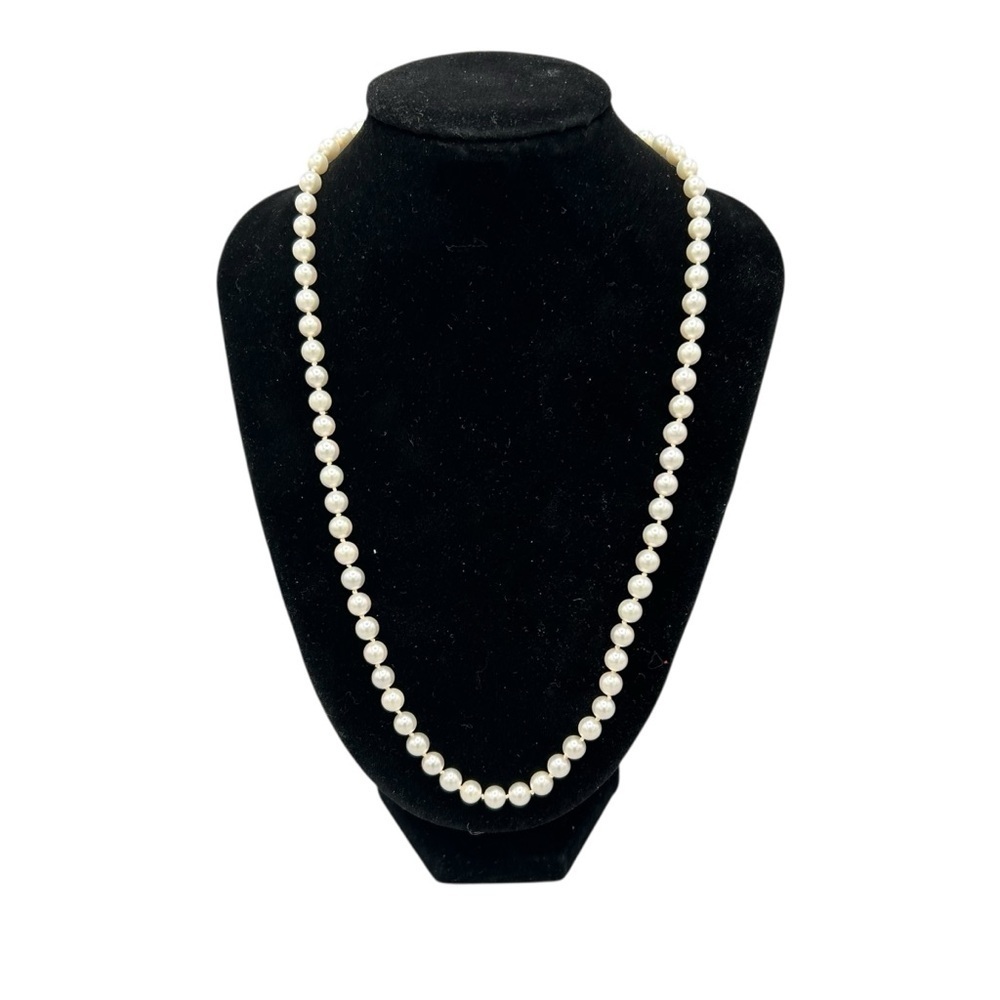 Vintage Neumann Metall Faux Pearl Necklace Floral Gold Clasp 19 inches - Picture 4 of 16